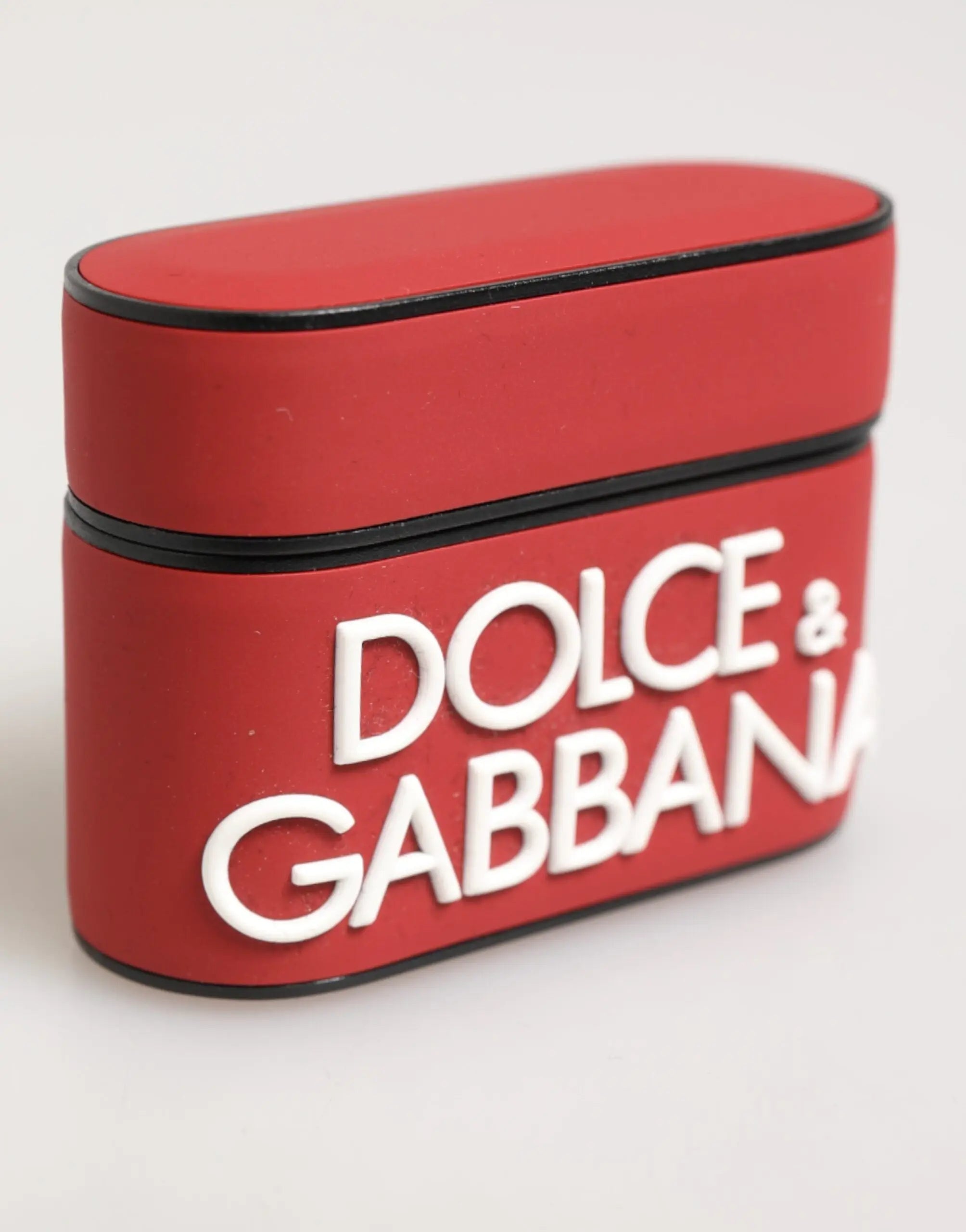 Coque silicone rouge dolce gabbana pour airpods avec logo blanc en relief et bordure noire