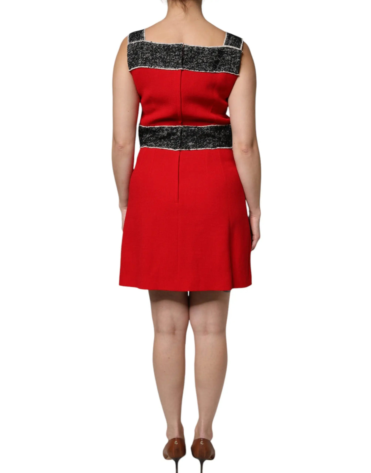Dolce & gabbana robe mini évasée sans manches en laine rouge avec bandes texturées noires aux épaules et à la taille
