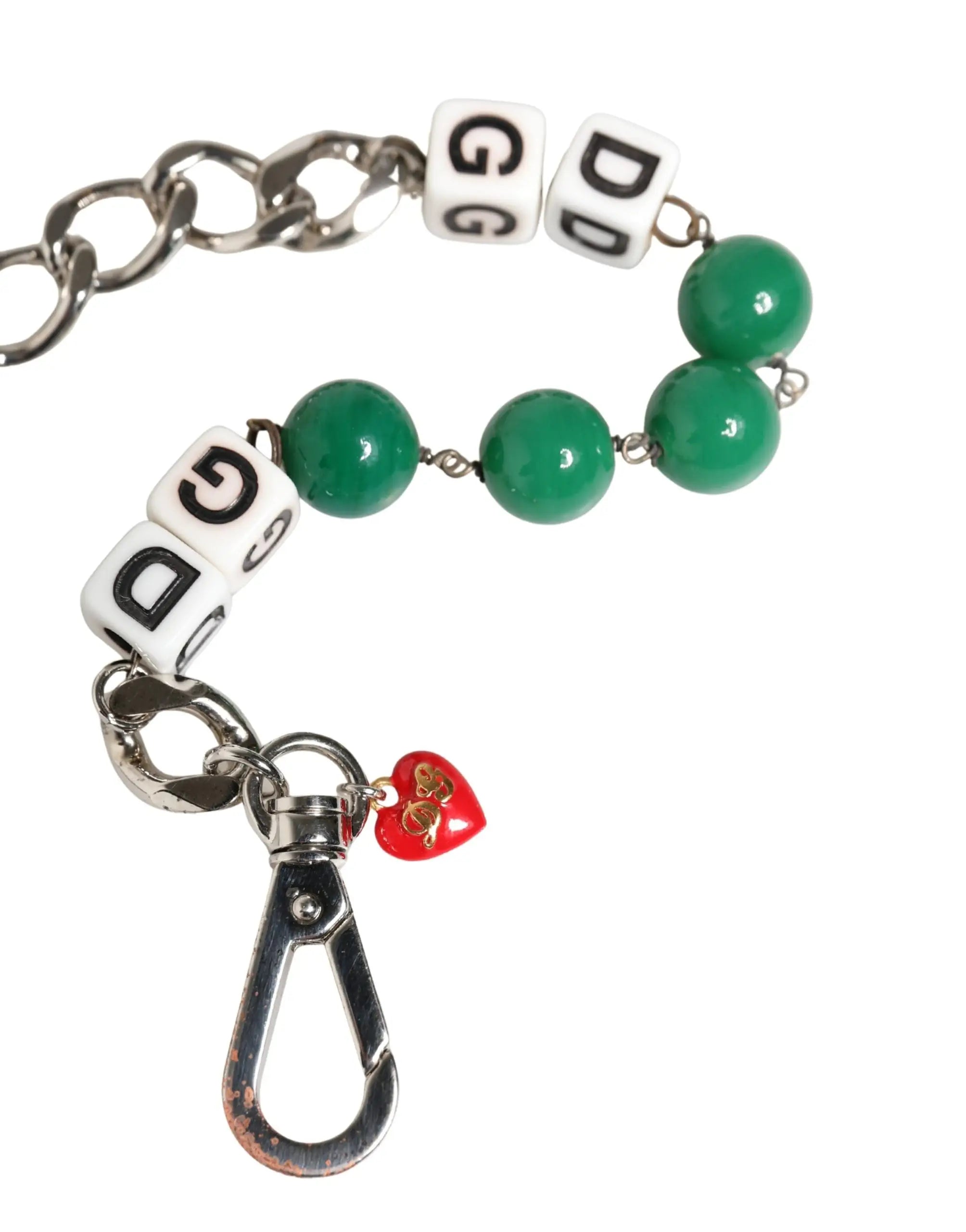 Bracelet dolce & gabbana en chaînette argentée avec perles vertes blanches et breloque cœur rouge en métal