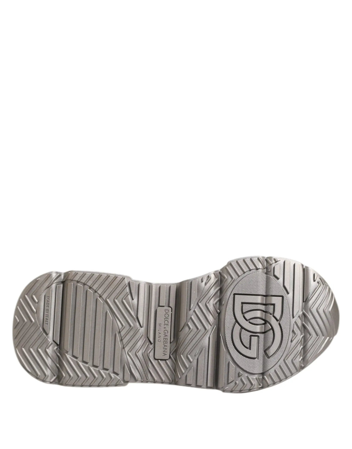 Semelle en caoutchouc argentée avec logo embossé dolce gabbana et motif texturé sur les sneakers en cuir daymaster homme