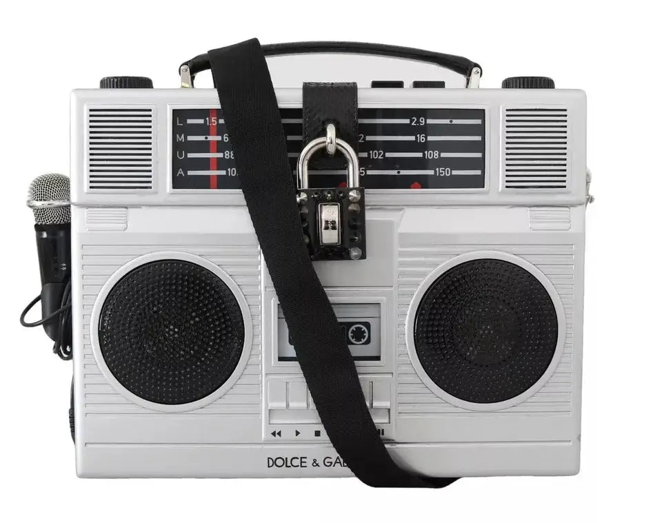 Sac bandoulière en forme de boombox blanc dolce & gabbana avec haut-parleurs noirs cadenas argenté et micro attaché