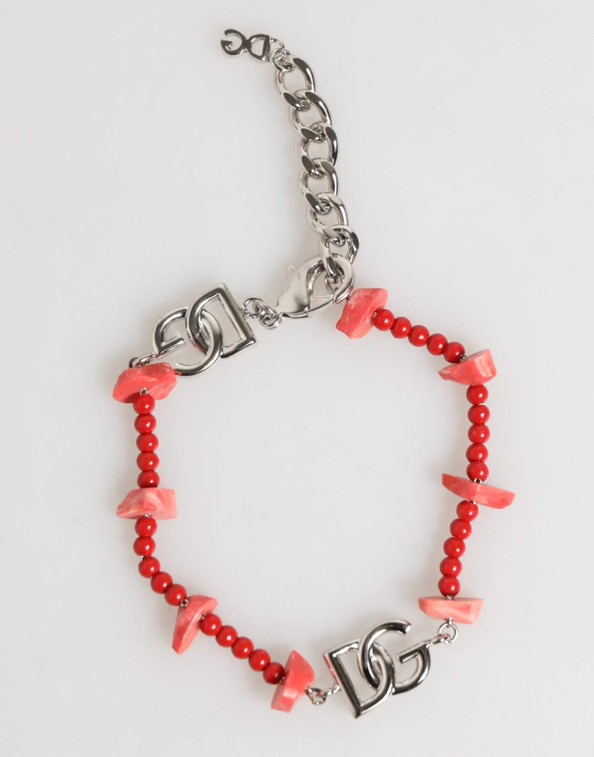 Bracelet pour homme dolce & gabbana en laiton argenté avec perles corail rouge et chaine argentée avec logo dg
