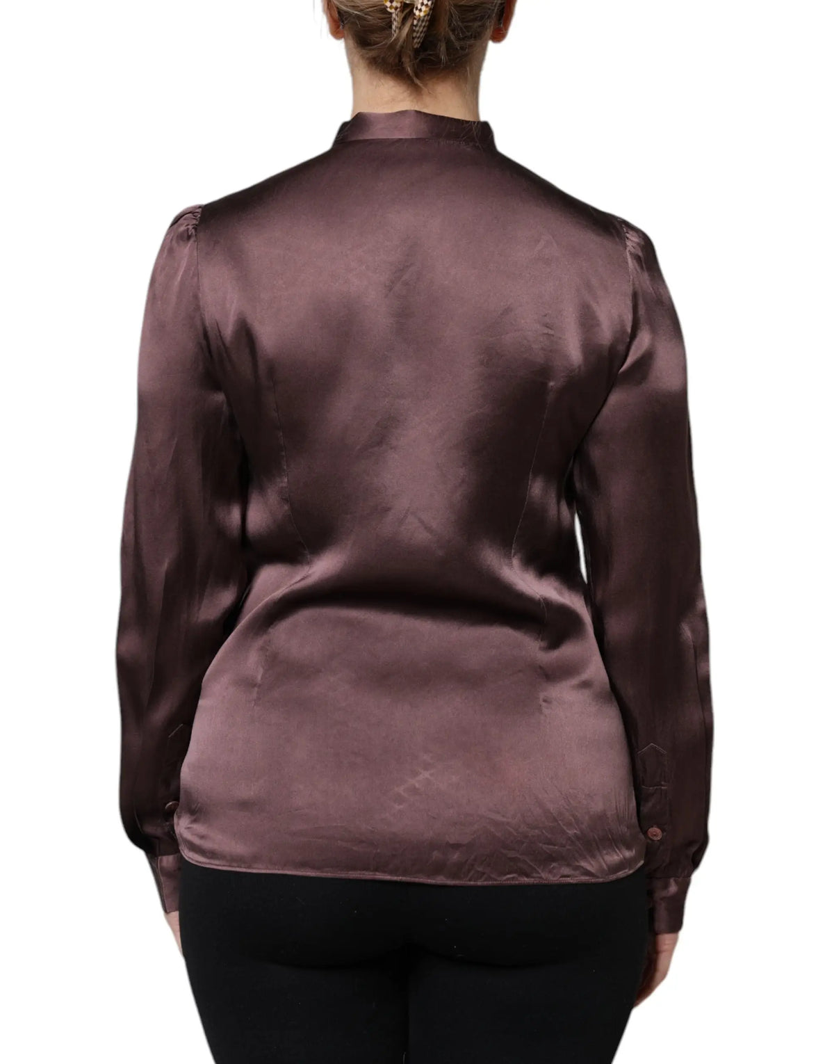 Dolce & Gabbana violet satin blouse manches longues avec nœud ascot en satin bordeaux brillant et coupe élégante