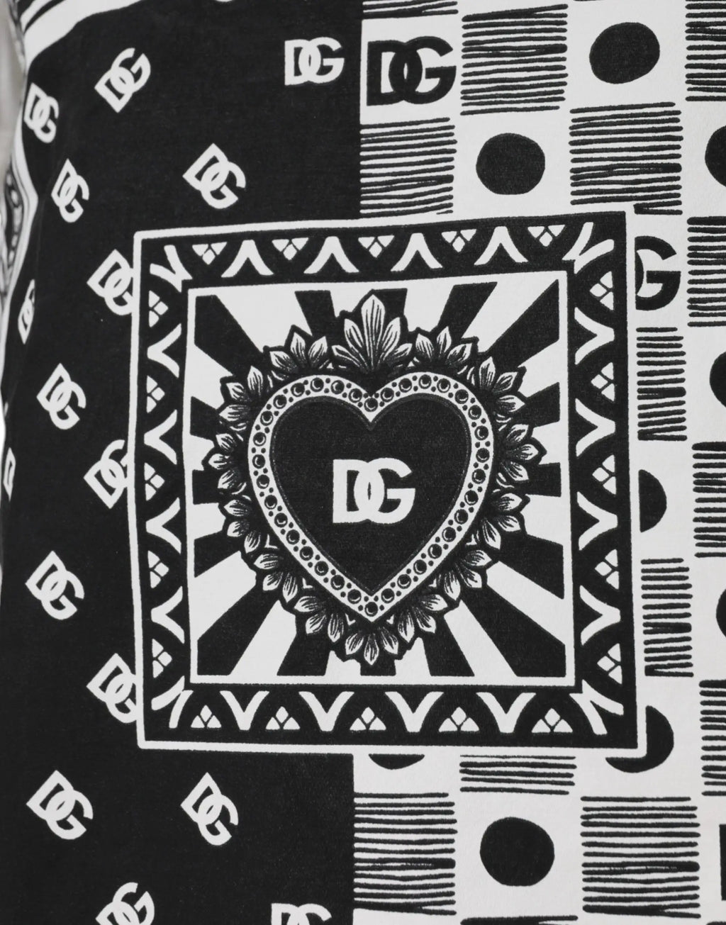 T-shirt dolce & gabbana blanc manches courtes en coton avec imprimé bandana noir et blanc et coeur dg central