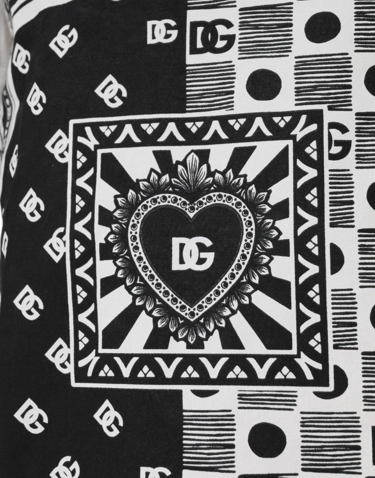 T-shirt dolce & gabbana blanc manches courtes en coton avec imprimé bandana noir et blanc et coeur dg central