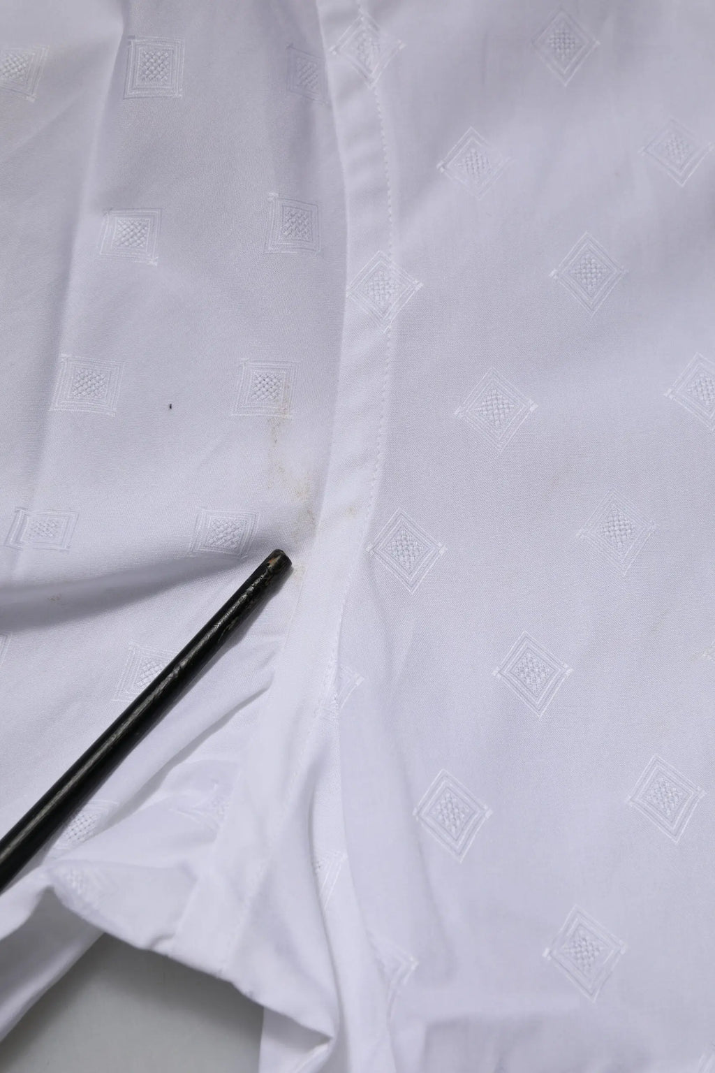 Chemise formelle blanche dolce gabbana en popeline de coton avec motif brodé en forme de losange subtil