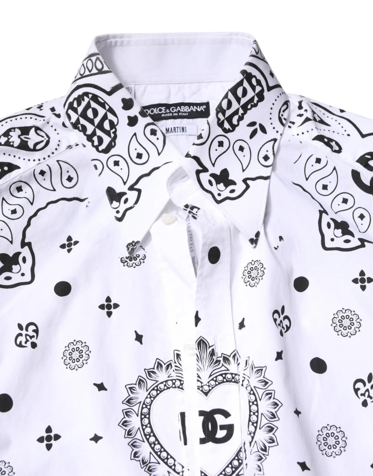 Chemise blanche dolce & gabbana avec imprimé bandana noir orné de motifs paisley et logo dg en forme de coeur