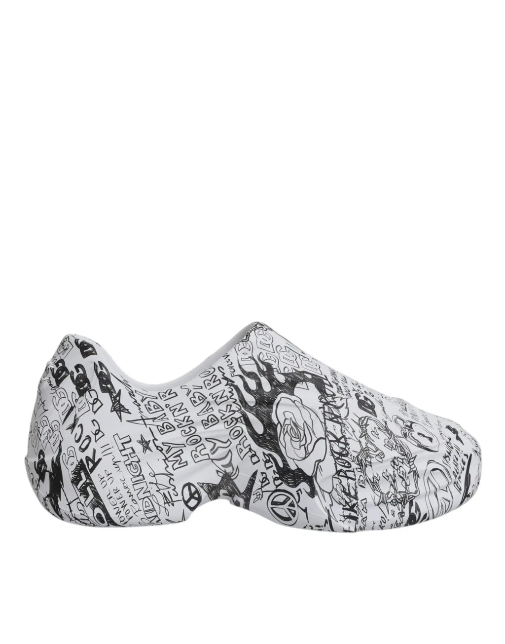 Baskets dolce & gabbana daymaster blanches avec graphismes et textes noirs style graffiti couvrant toute la surface