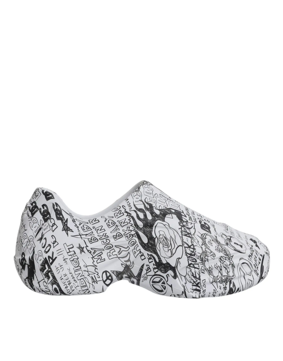 Baskets dolce & gabbana daymaster blanches avec graphismes et textes noirs style graffiti couvrant toute la surface