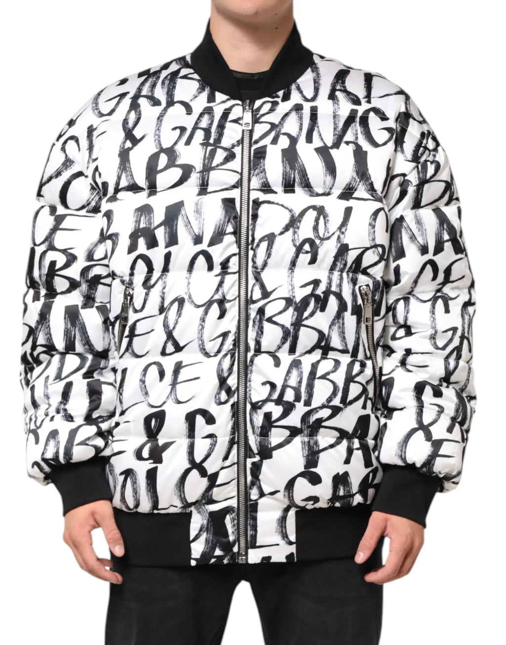 Veste bomber puffer dolce & gabbana blanche avec logo graffiti noir et col, poignets et taille en côte noire