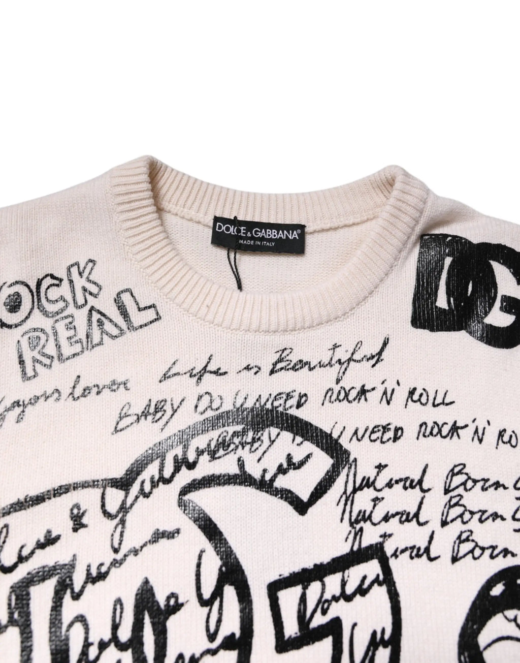 Pull femme dolce & gabbana crème avec imprimés graphiques noirs audacieux et texte style manuscrit