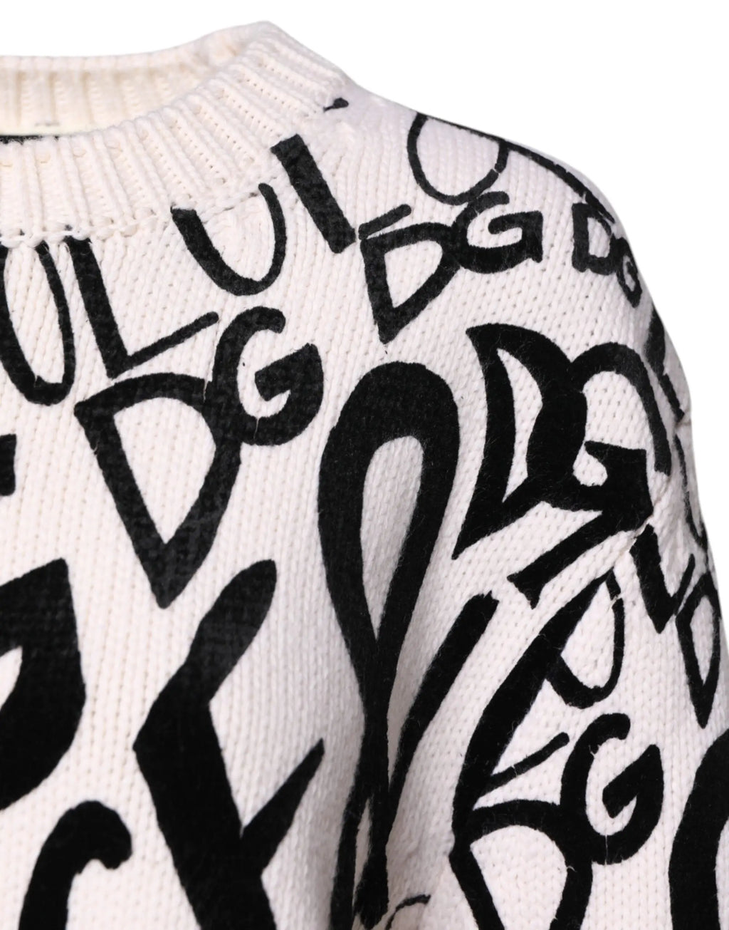 Pull femme blanc en maille avec lettrage noir dolce gabbana style graffiti