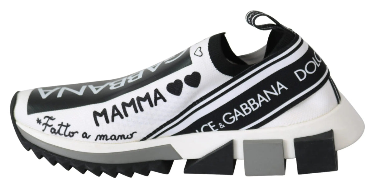 Baskets slip-on dolce & gabbana sorento blanches et noires avec lettres audacieuses, motifs coeurs et semelle en caoutchouc épaisse