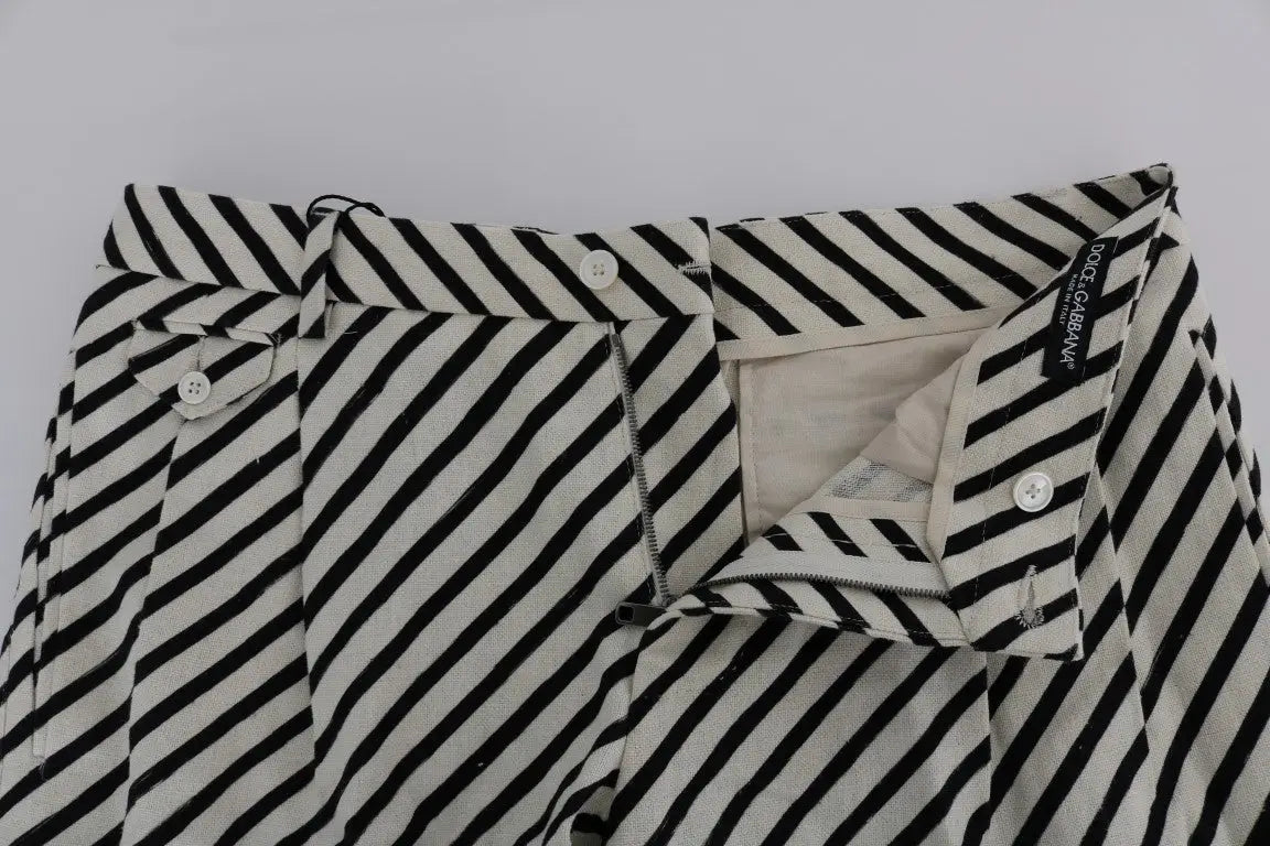 Dolce & Gabbana short casual en chanvre blanc et noir à rayures diagonales avec boutons argentés et fermeture dissimulée