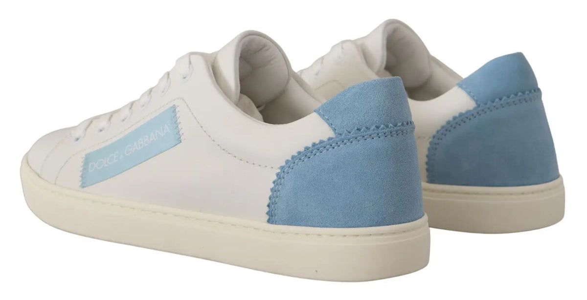 Baskets basses dolce & gabbana en cuir blanc et bleu clair avec design minimaliste en daim