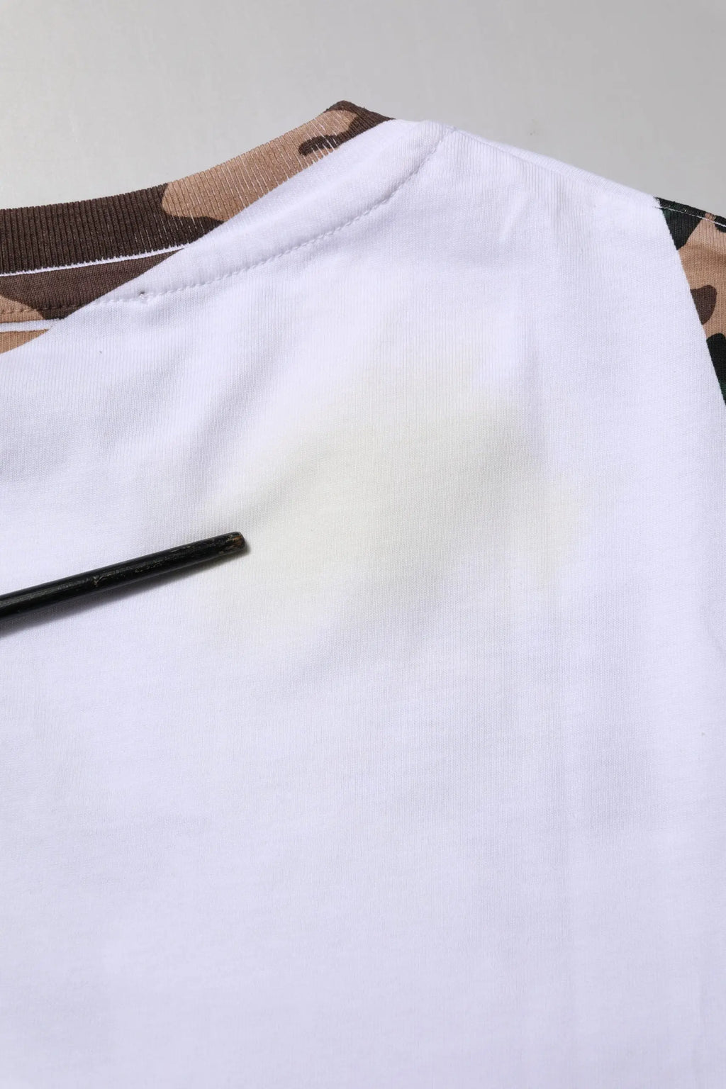 Dolce gabbana t shirt homme blanc en coton avec col et manches camouflage style crew neck