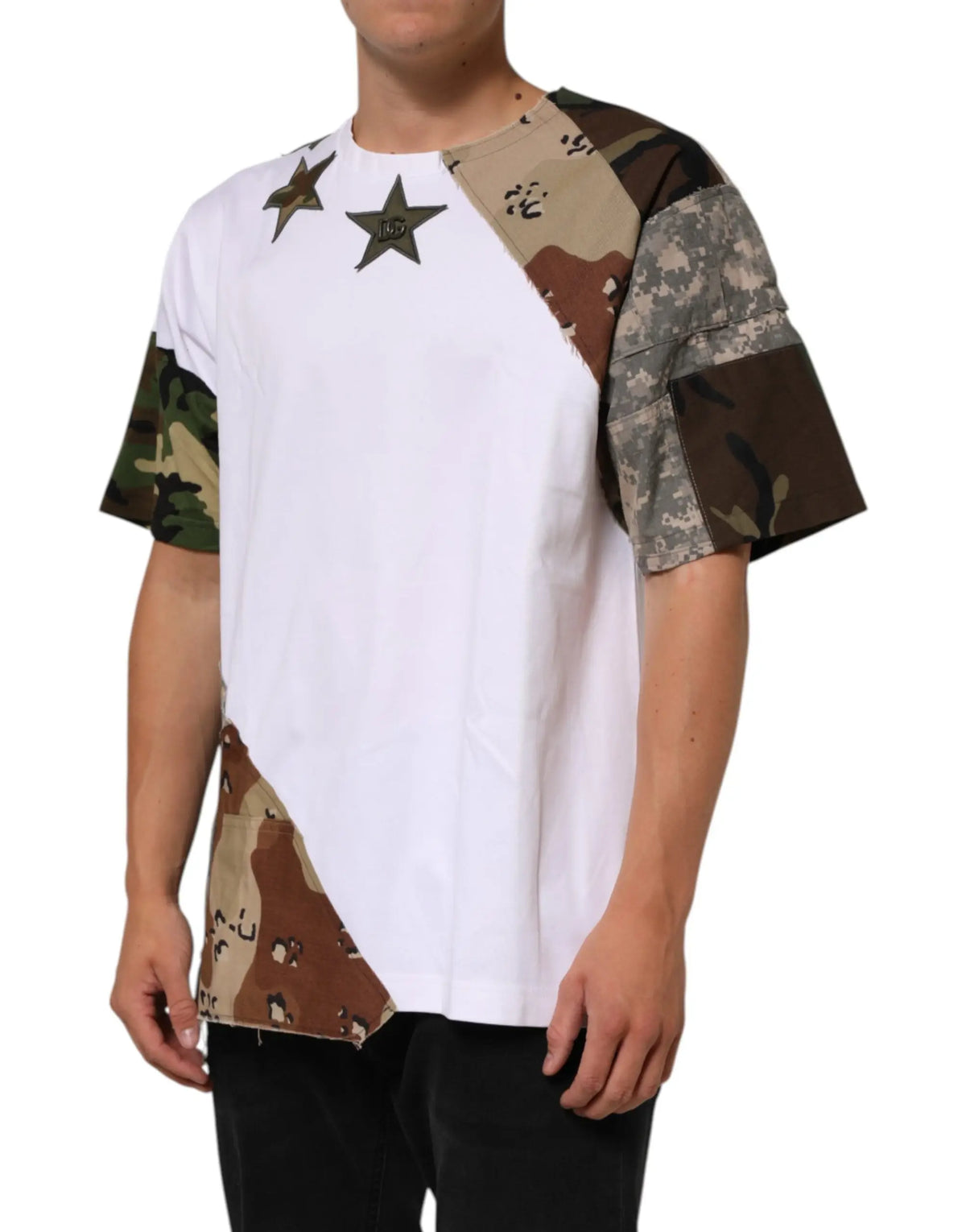 Dolce & Gabbana t-shirt homme blanc en coton avec manches patchwork camouflage et deux étoiles noires sur la poitrine