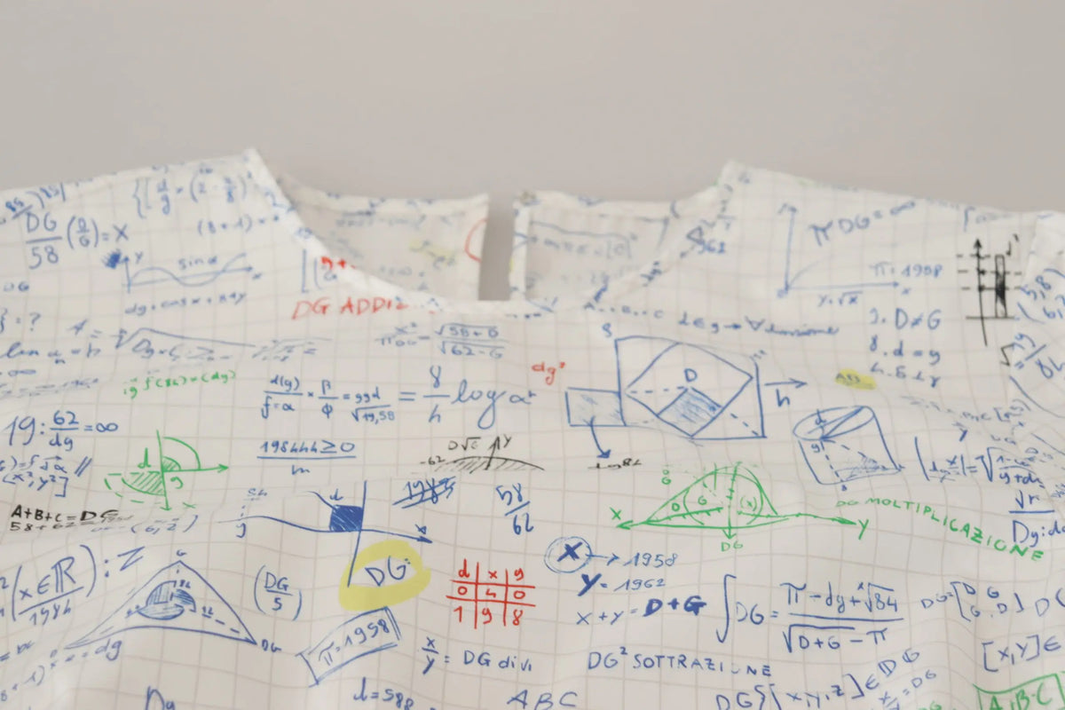 Dolce & gabbana top manches courtes en coton blanc avec imprimé algèbre coloré sur papier millimétré froissé