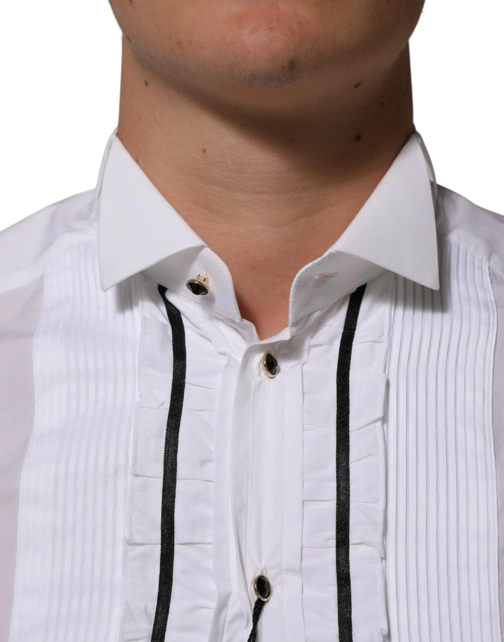 Chemise blanche dolce & gabbana en coton avec col, manches longues, surpiqûres noires verticales et plis détaillés
