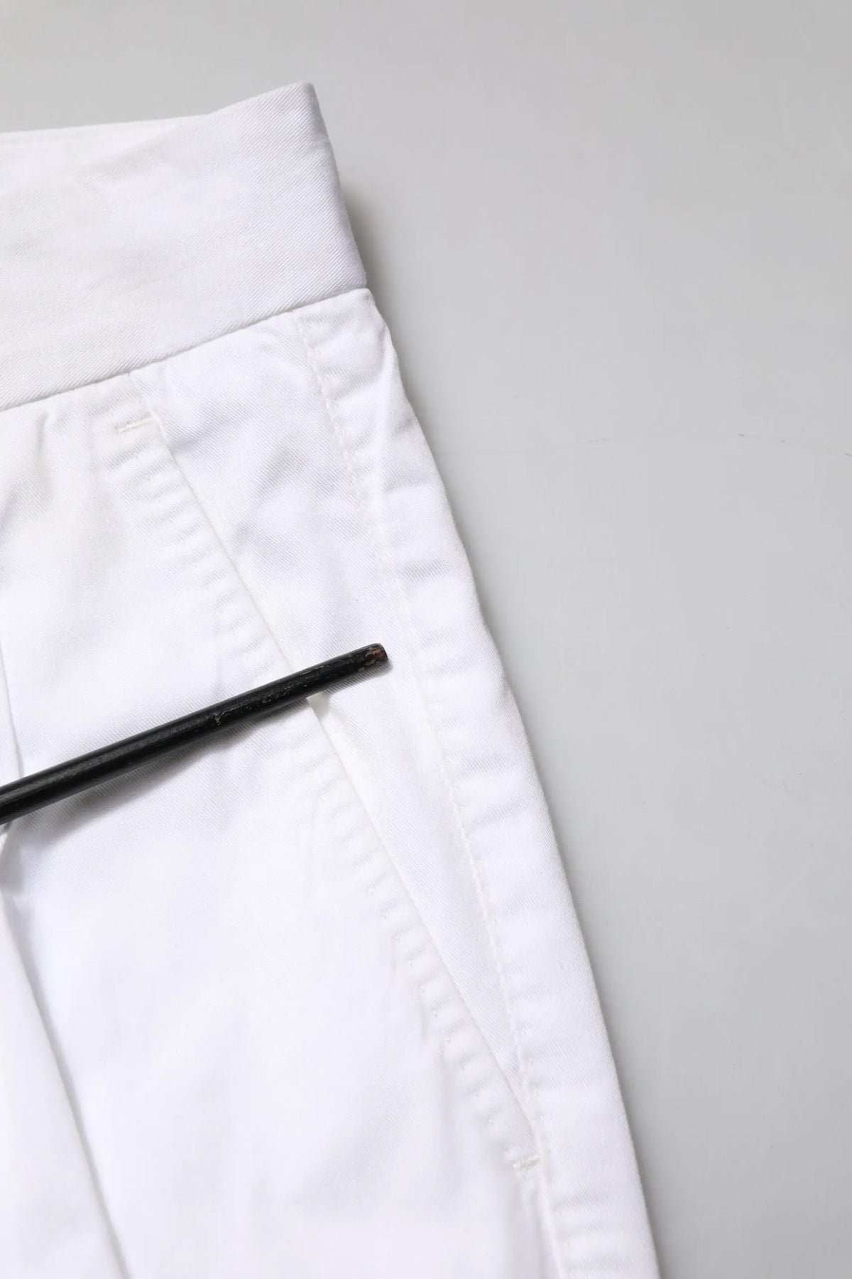 Pantalon slim blanc en coton dolce gabbana taille haute avec coupe ajustée et coutures discrètes conçu pour occasions formelles