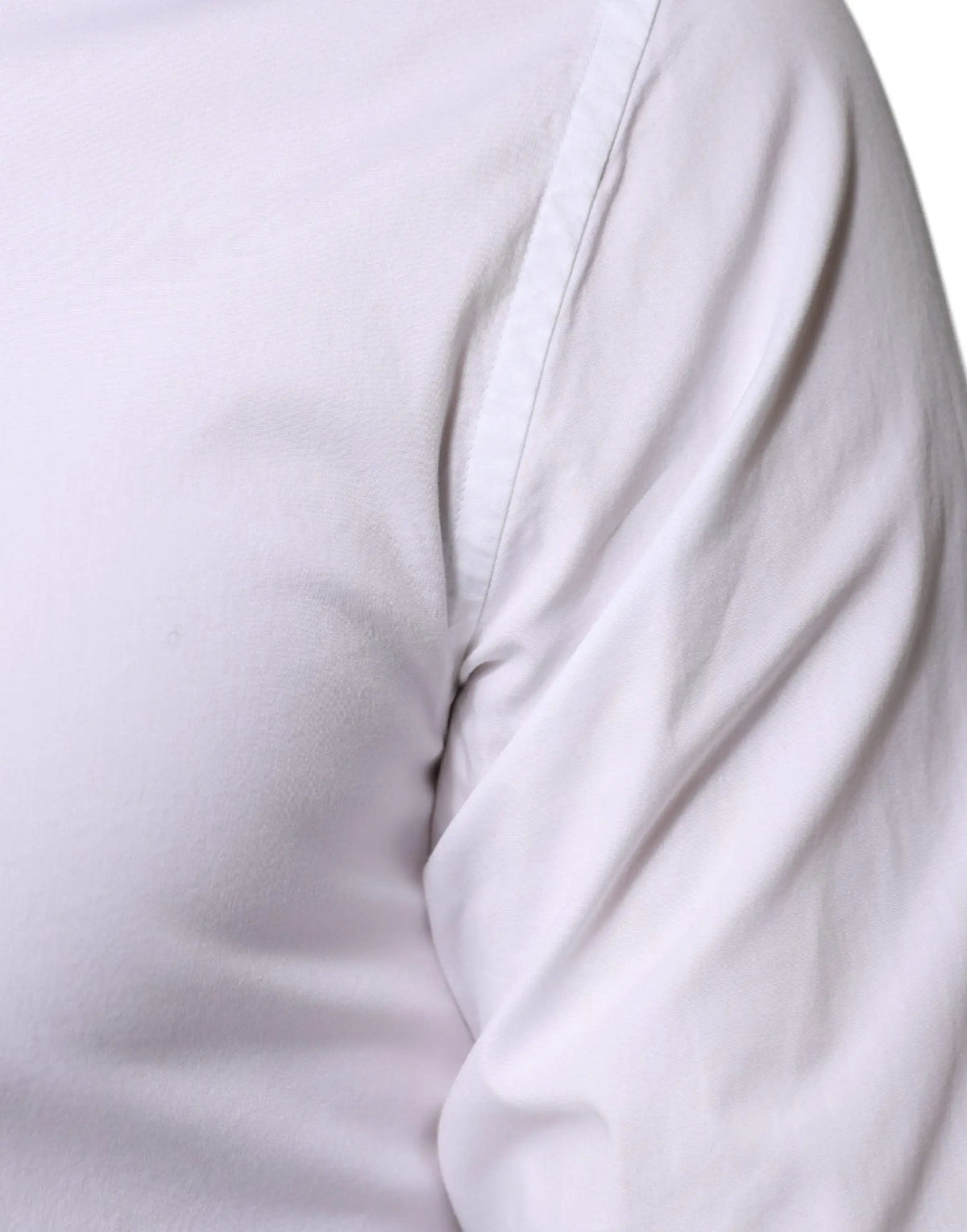 Chemise homme blanche en coton dolce et gabbana à manches longues avec texture lisse légèrement froissée et couture propre