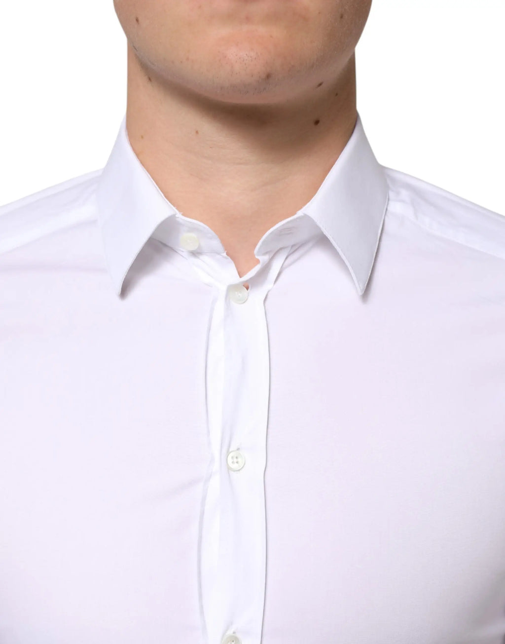 Chemise homme blanche en coton dolce & gabbana avec col classique pointu et boutonnage soigné pour tenue formelle