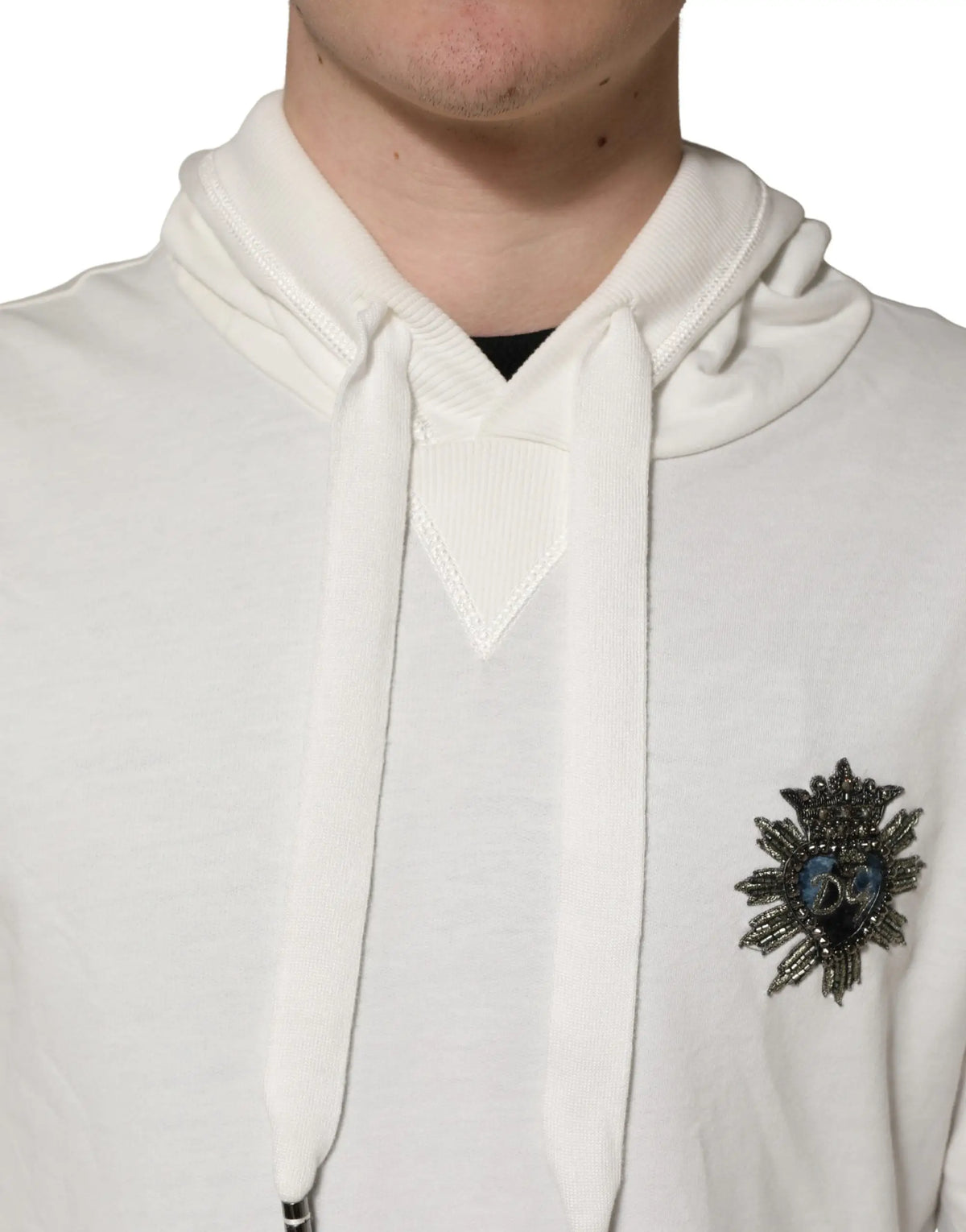 Dolce & gabbana sweat à capuche blanc en coton avec broche en perles noir et bleu en forme de soleil sur la poitrine