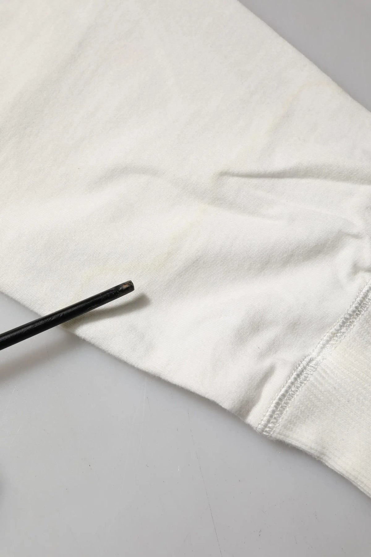 Manchon de sweat à capuche blanc en coton dolce gabbana avec bord côte côtelé