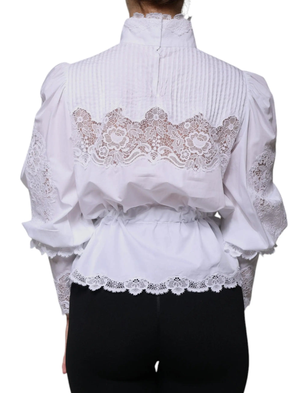 Blouse blanche dolce et gabbana en coton avec détails en dentelle délicate et manches bouffantes