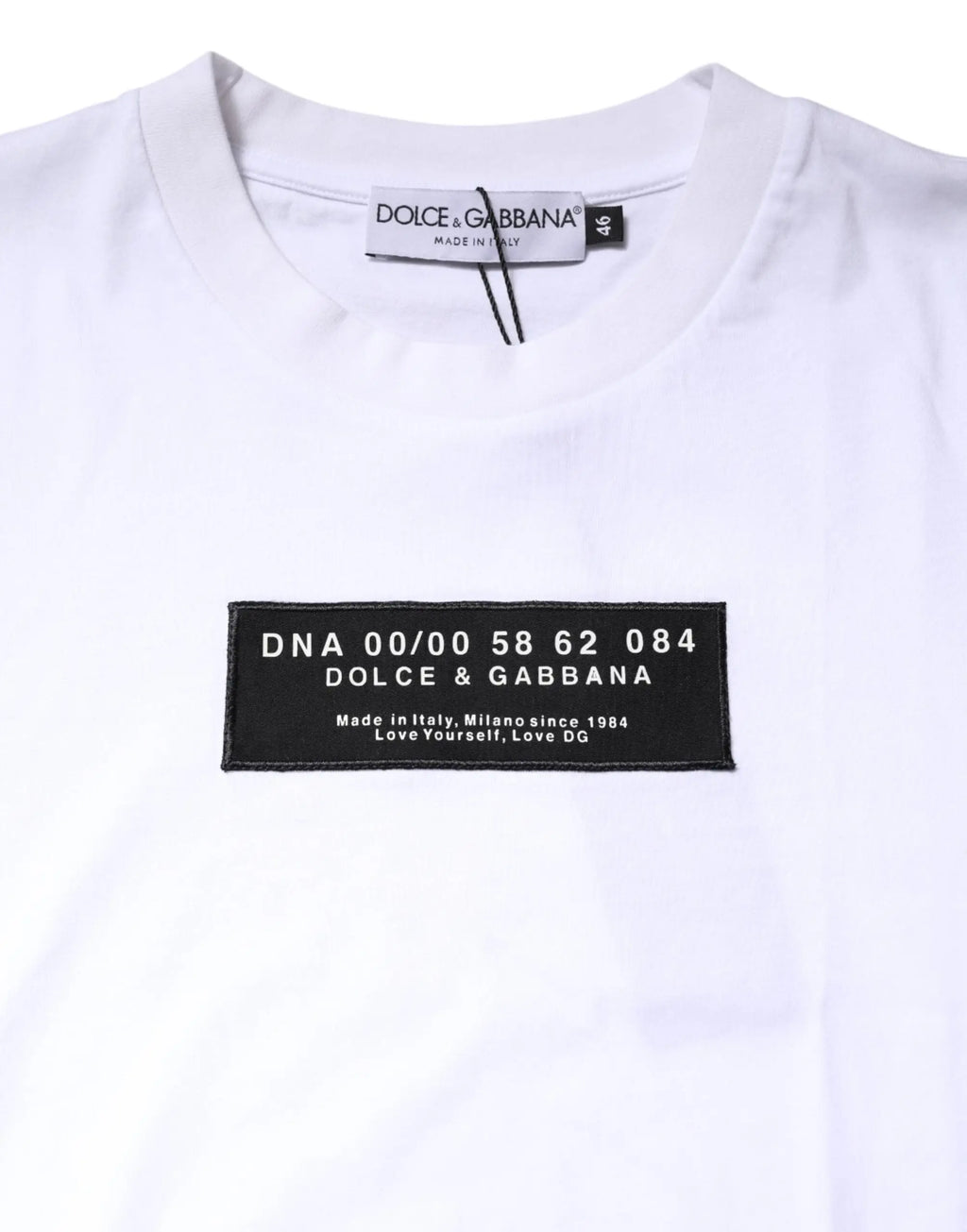 T-shirt blanc dolce & gabbana en coton avec patch logo noir et texte blanc sur la poitrine