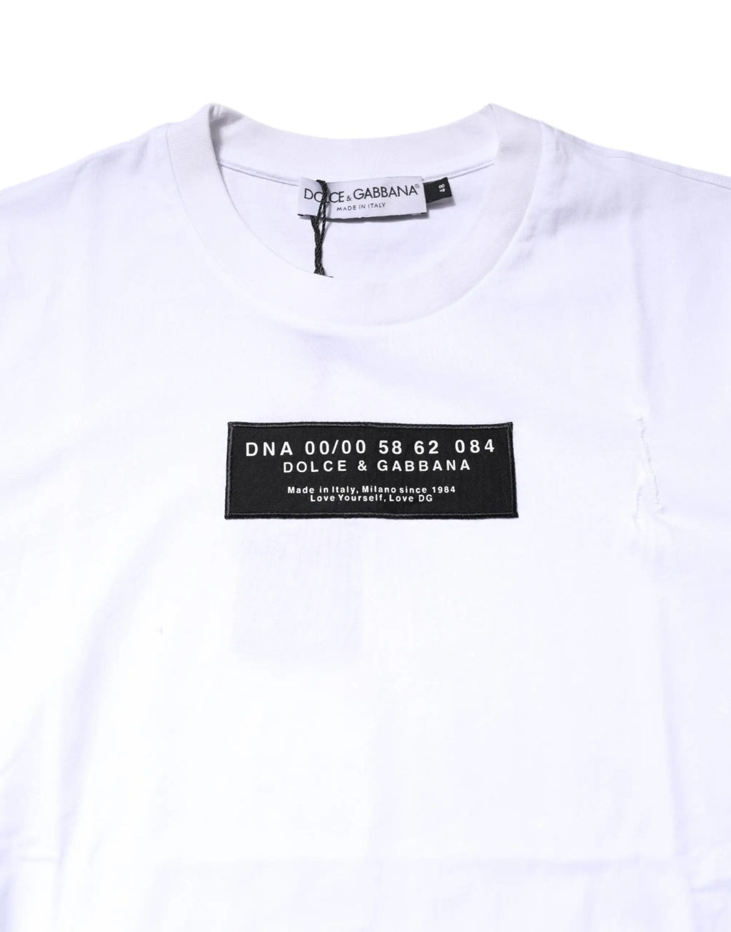 T-shirt blanc dolce & gabbana en coton avec patch logo noir et blanc sur la poitrine