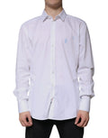 Chemise blanche longue à manches longues en coton dolce & gabbana avec logo bleu brodé subtil sur la poitrine