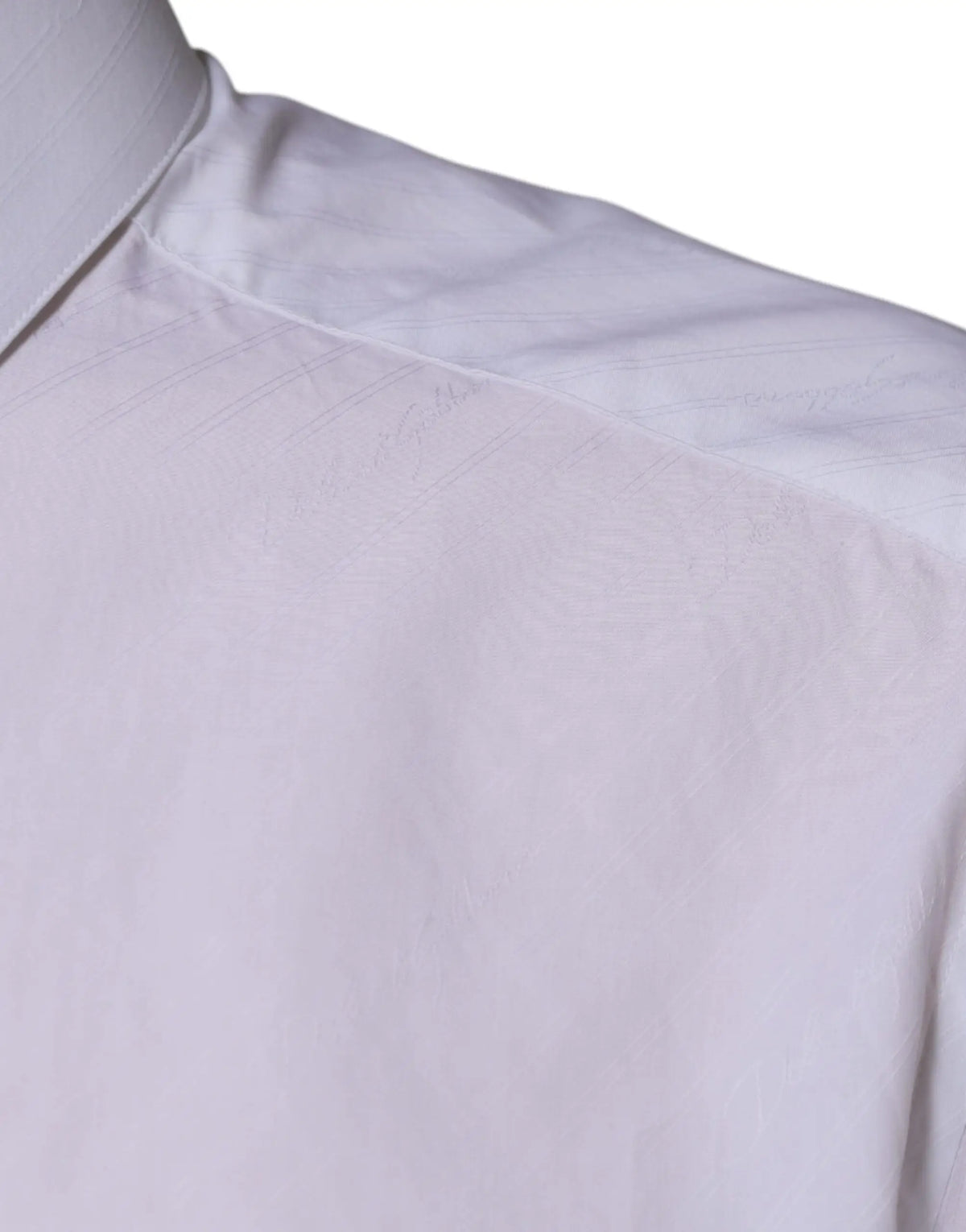 Chemise blanche en coton à manches longues dolce & gabbana avec col bien taillé et texture subtile du tissu