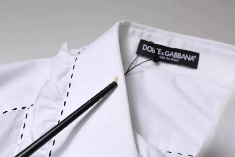 Dolce gabbana chemise blanche en coton à manches longues avec col à volants et coutures noires décoratives