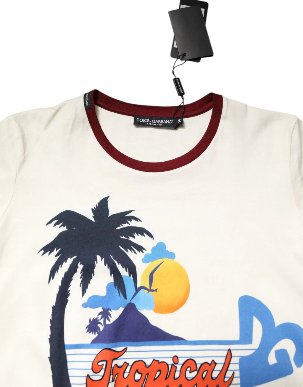 Dolce & gabbana t-shirt blanc en coton avec col côtelé marron et motif tropical palmier soleil vague rouge