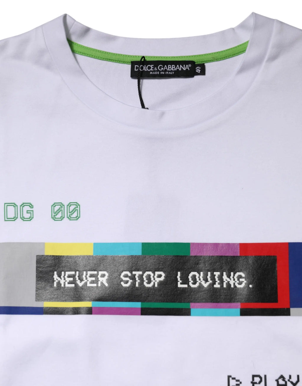 T-shirt blanc dolce & gabbana en coton avec imprimé never stop loving pixelisé sur bande noire et détails logo vert