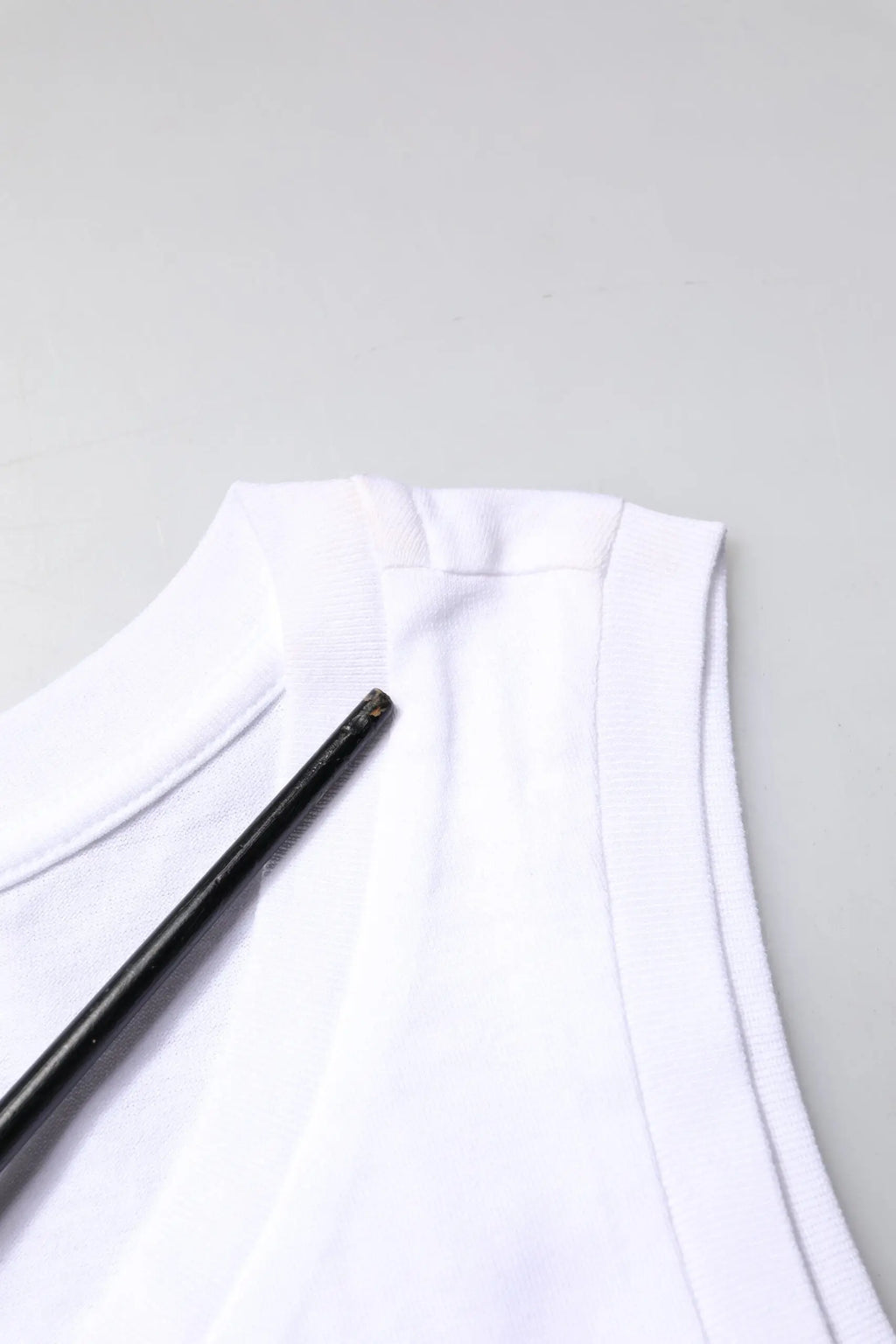 Dolce & gabbana t-shirt blanc sans manches en coton avec encolure ronde simple et tissu lisse