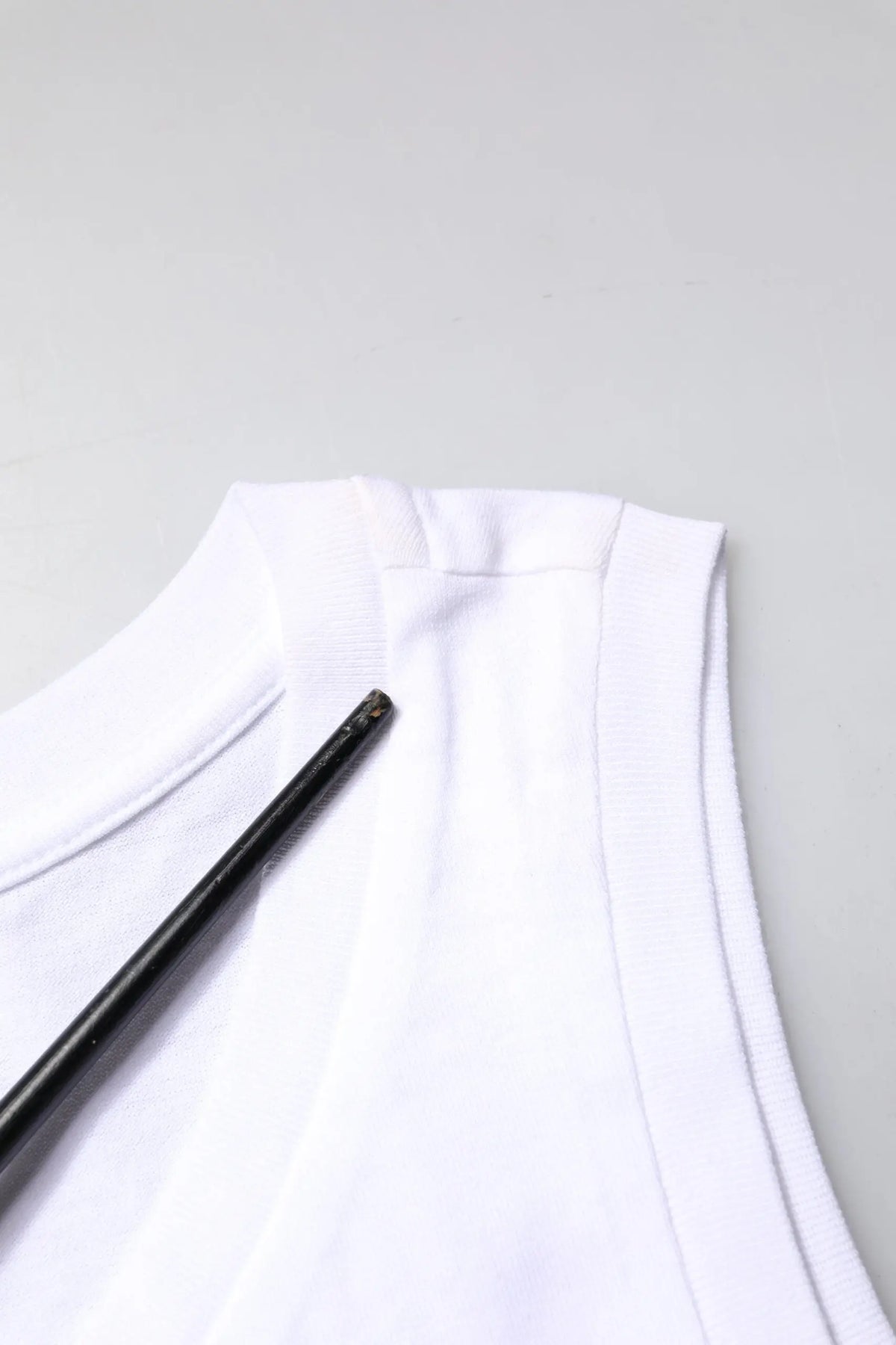 Dolce & gabbana t-shirt blanc sans manches en coton avec encolure ronde simple et tissu lisse