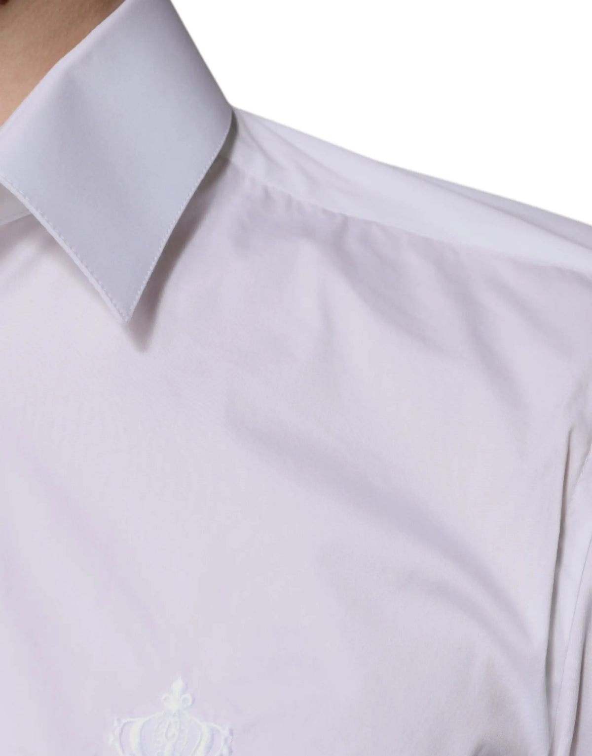 Chemise homme dolce & gabbana blanche en coton slim fit avec col pointu et détail couronne brodé sur la poitrine