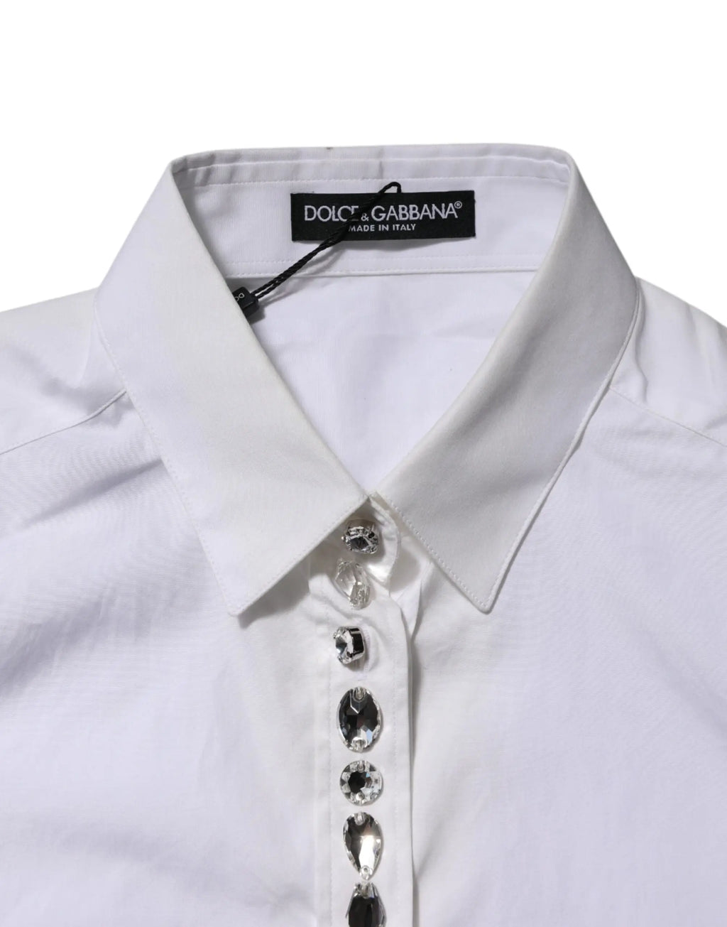 Chemise blanche dolce gabbana à col avec boutons et embellissements en cristaux argentés le long de la patte de boutonnage