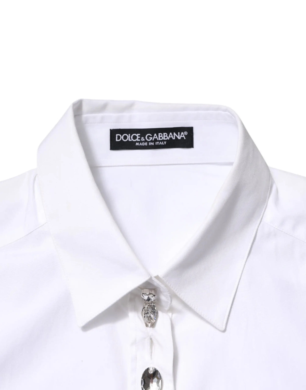 Chemise blanche dolce gabbana avec col structuré et boutons argentés ornés de cristaux élégants