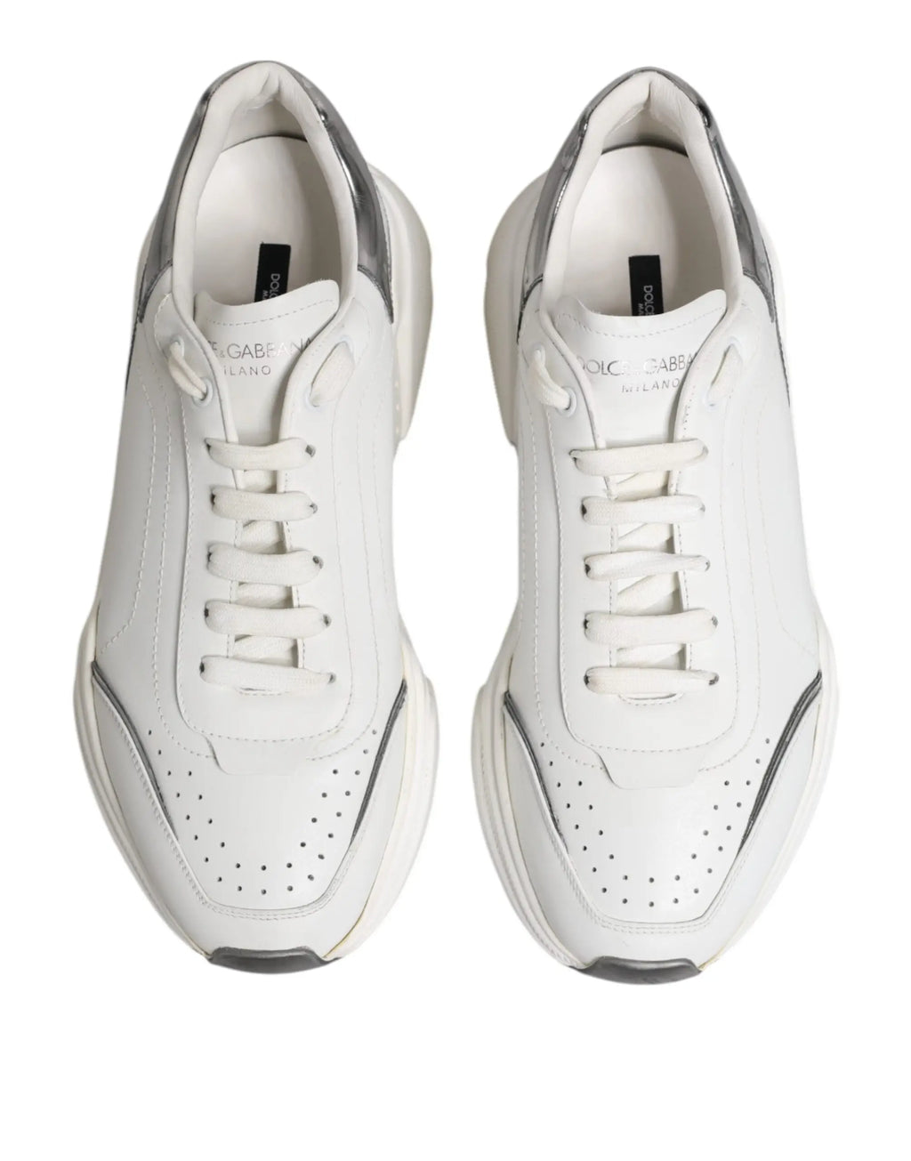 Baskets basses dolce & gabbana white daymaster en cuir blanc avec accents métalliques argentés et détails perforés