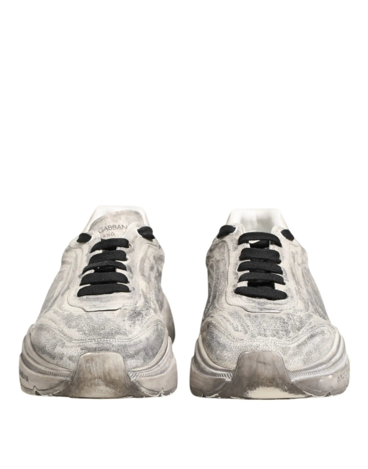 Baskets homme Dolce & Gabbana daymaster low top usées gris argent avec lacets noirs et semelle épaisse gabban sur la languette