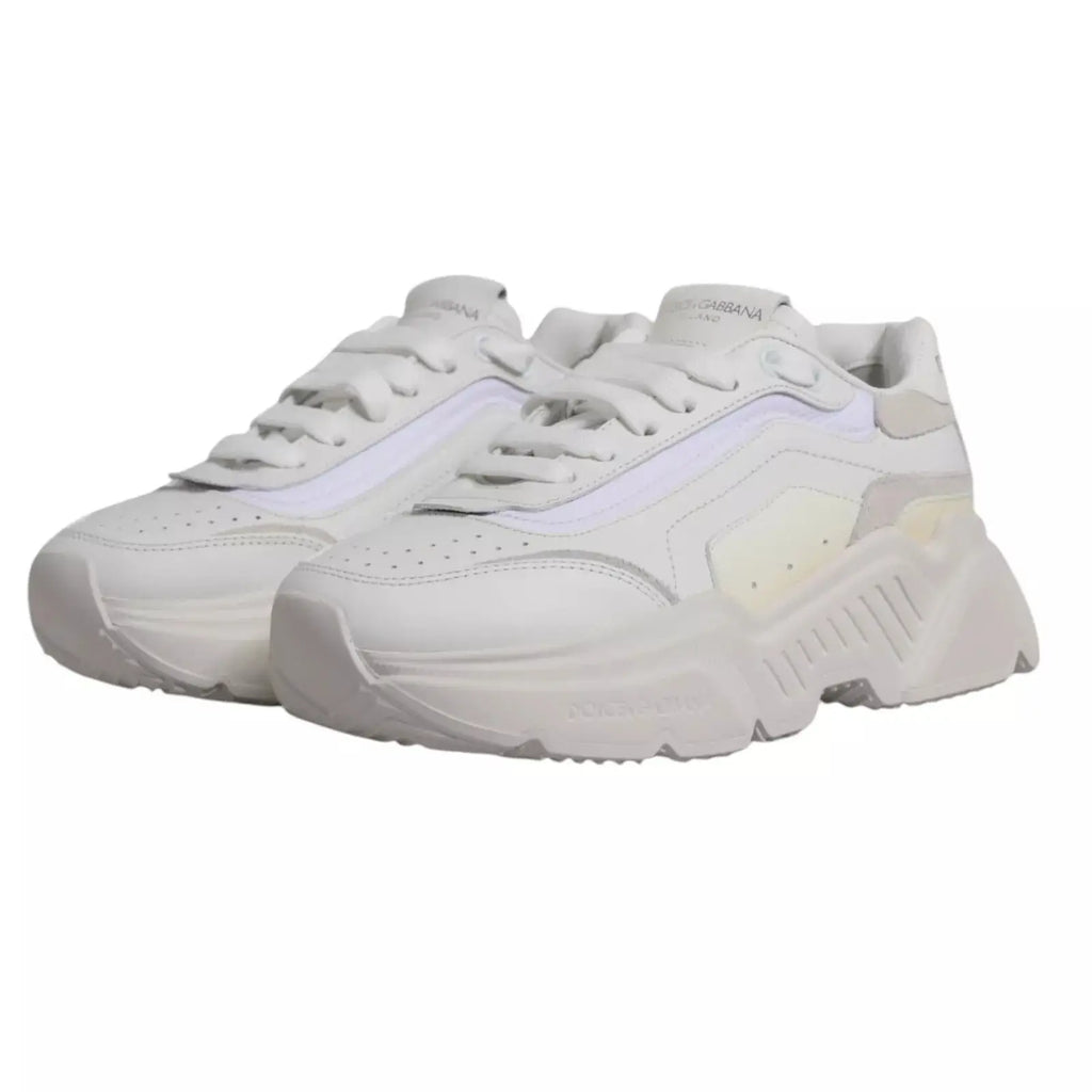 Baskets blanches chunky dolce & gabbana daymaster low top pour homme avec design moderne et accents irisés subtils
