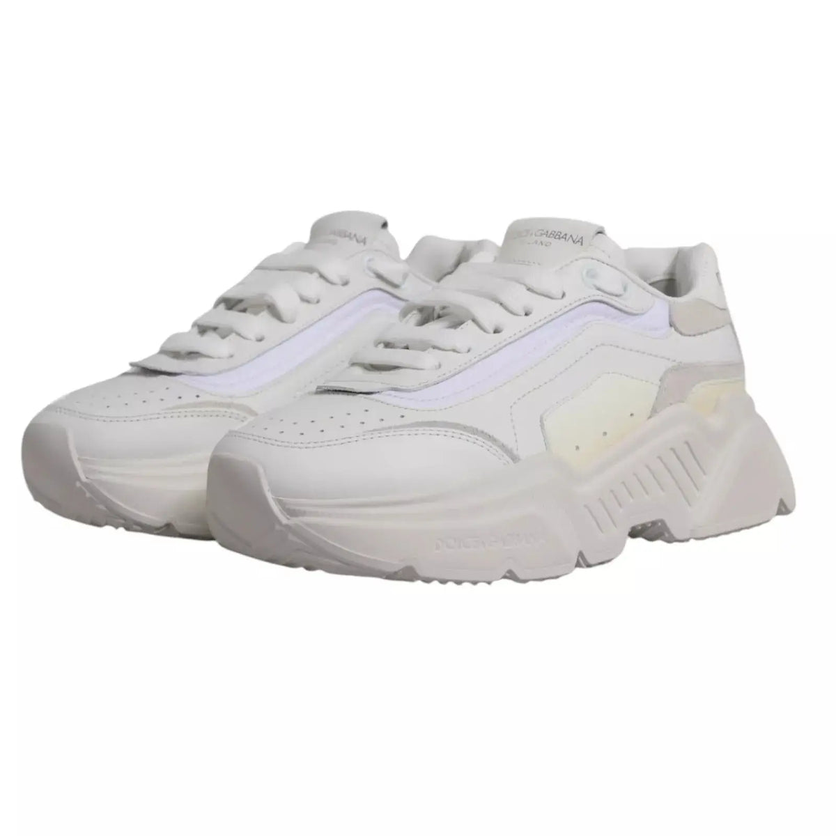 Baskets blanches chunky dolce & gabbana daymaster low top pour homme avec design moderne et accents irisés subtils