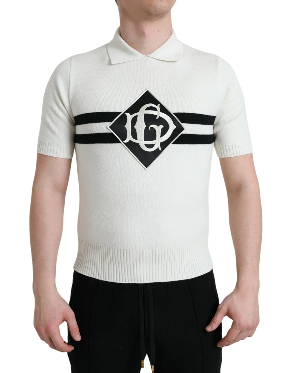 Chemise henley en maille crème à manches courtes dolce & gabbana avec rayures noires et logo central en losange