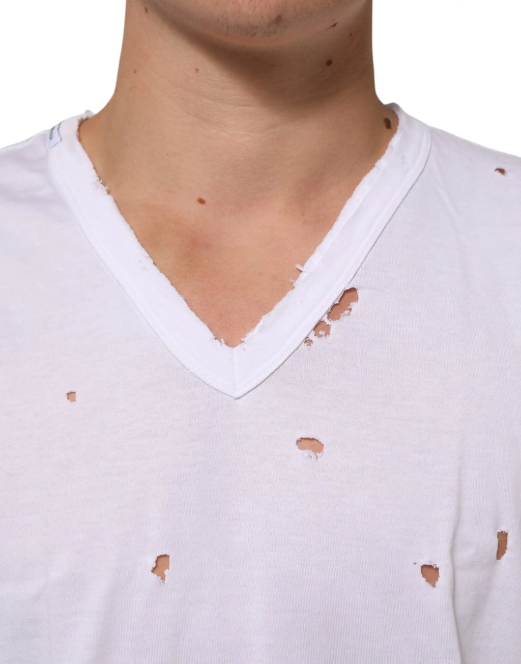 T-shirt homme blanc distressed en coton dolce gabbana avec col en v déchiré et petits trous