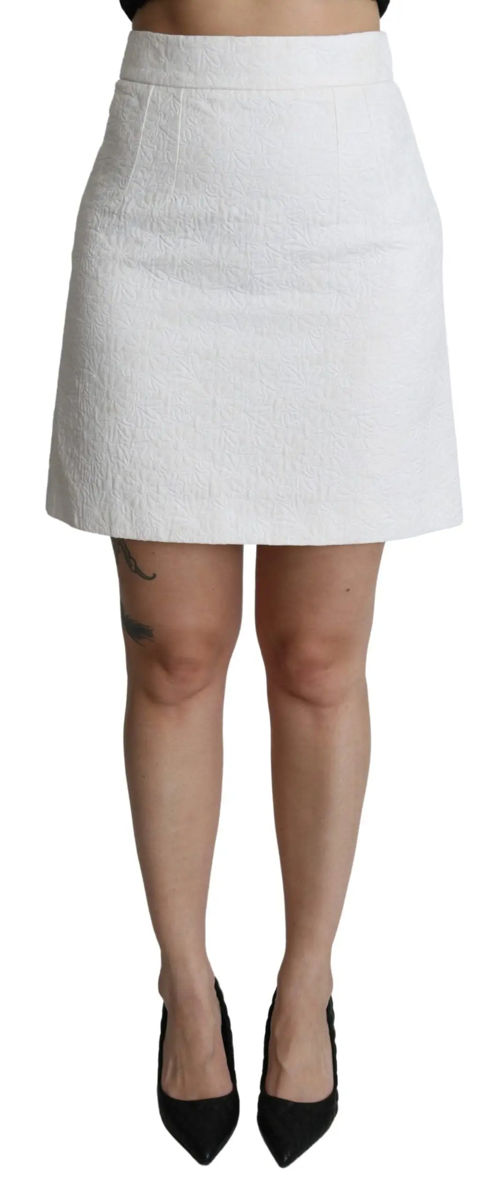 Jupe mini a ligne blanche dolce gabbana en brocart floral à taille haute avec plis subtils et texture élégante
