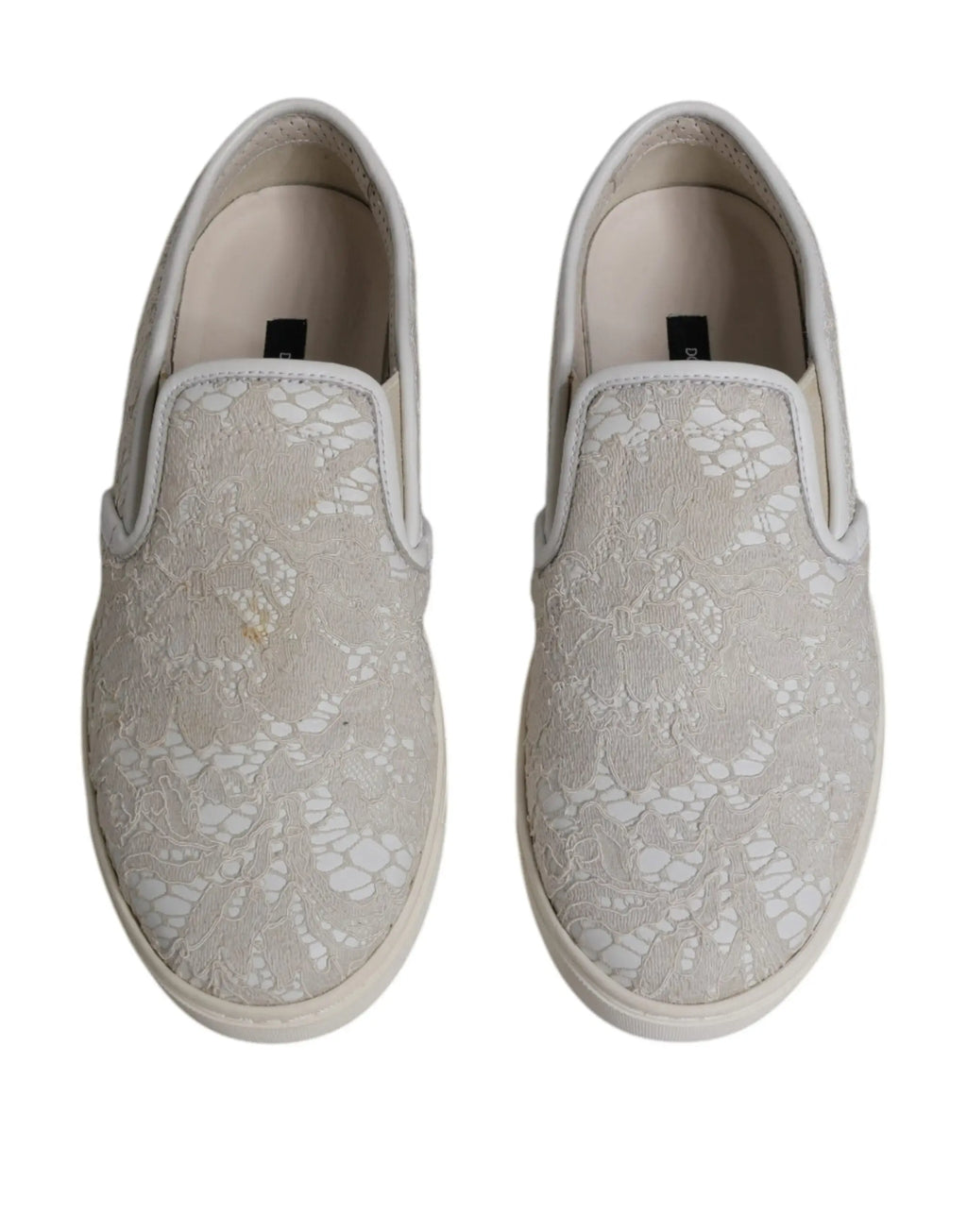 Beige dentelle dolce & gabbana slip on loafers avec motif floral délicat et semelles en caoutchouc blanc