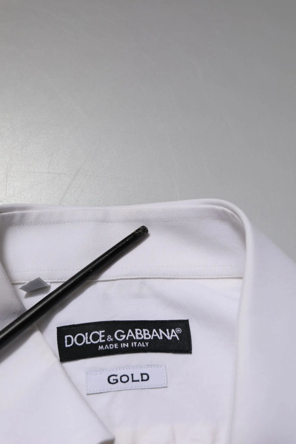 Chemise habillée blanche dolce gabbana en popeline de coton avec étiquette noire gold made in italy